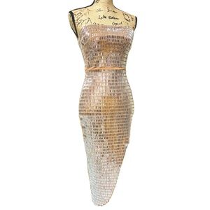 ❤️‍🔥JUST SOLD ❤️‍🔥 Nov 15th ❤️‍🔥Elegant High-Low Strapeless Dress BNWOT